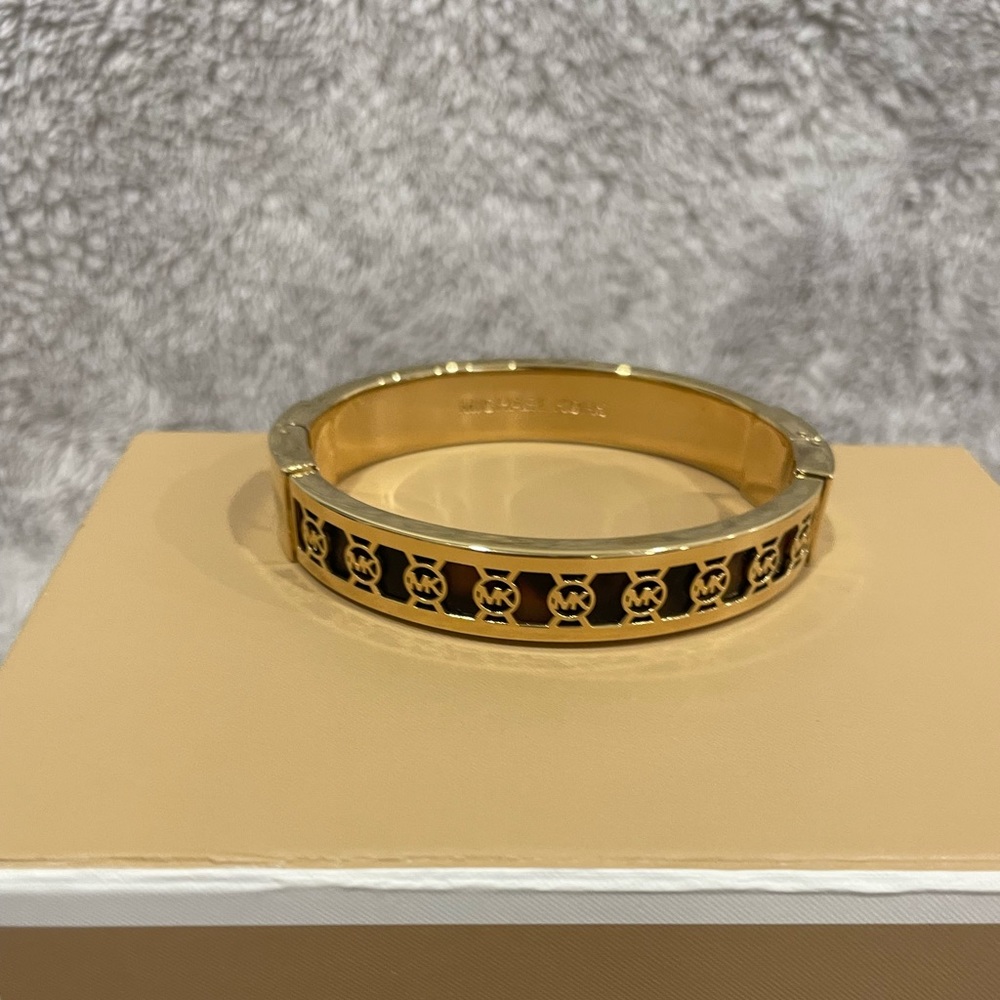 Michael Kors bracelet, new.